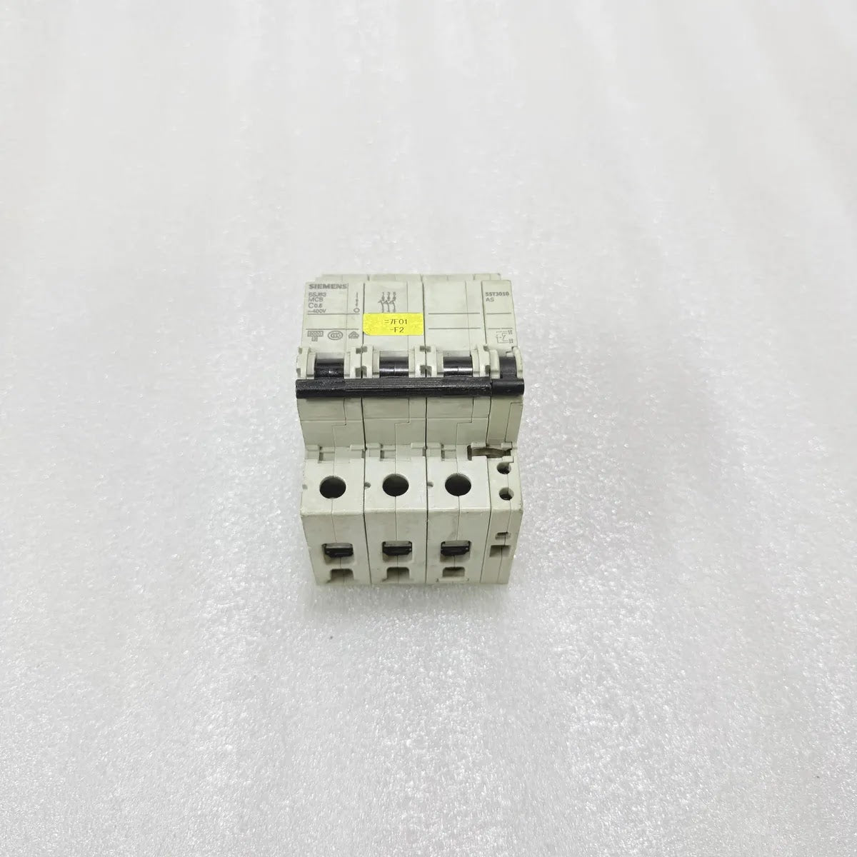 Siemens 5SJ63 MCB C0.6 400V 3P + 5ST3018 Auxiliary Switch Pre-Owned