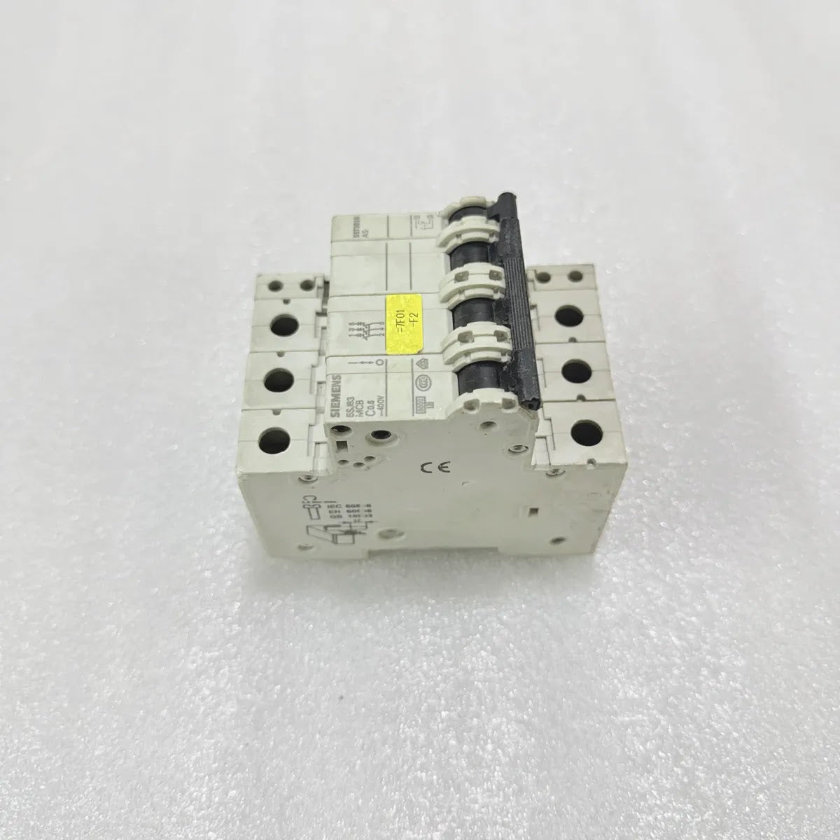 Siemens 5SJ63 MCB C0.6 400V 3P + 5ST3018 Auxiliary Switch Pre-Owned