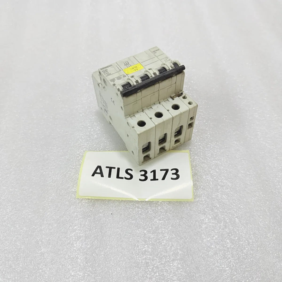 Siemens 5SJ63 MCB C0.6 400V 3P + 5ST3018 Auxiliary Switch Pre-Owned