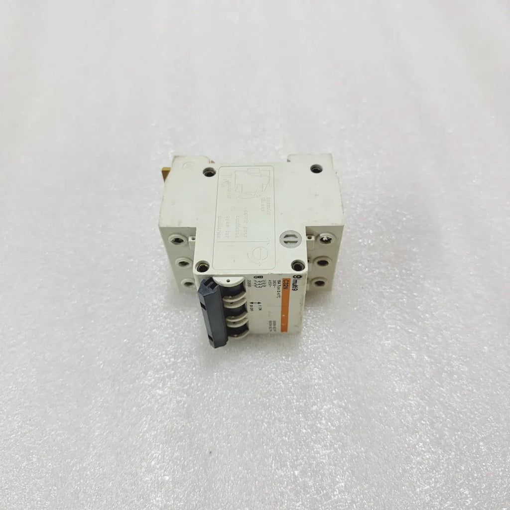 Merlin Gerin Multi 9 C32N 3P MCB 15A Type D 380/415V 6000A Pre-Owned