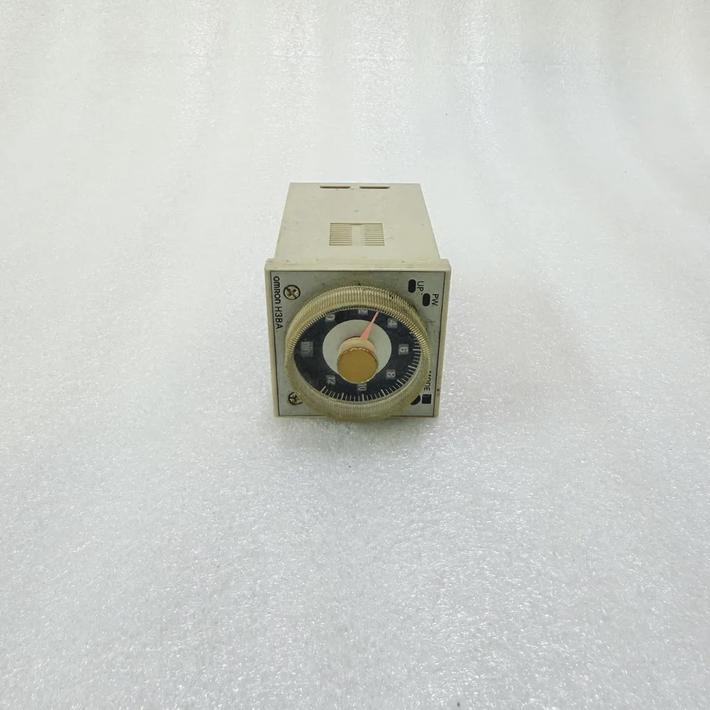Omron H3BA-N Timer Relay 24VDC 3A 250VAC 0-12min Pre-Owned