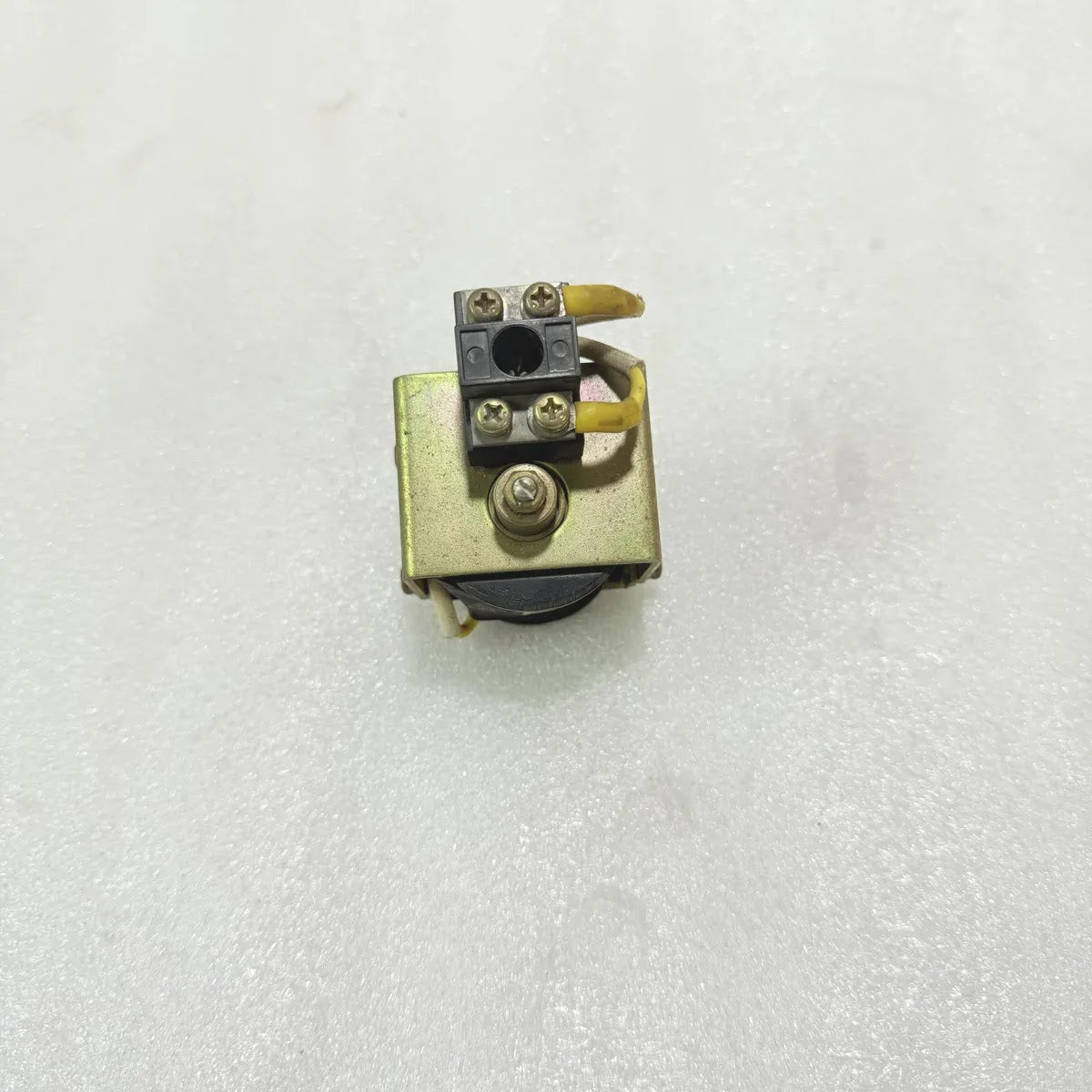 Terasaki AVH-1 Voltage Trip Device 100~150V 50-60Hz