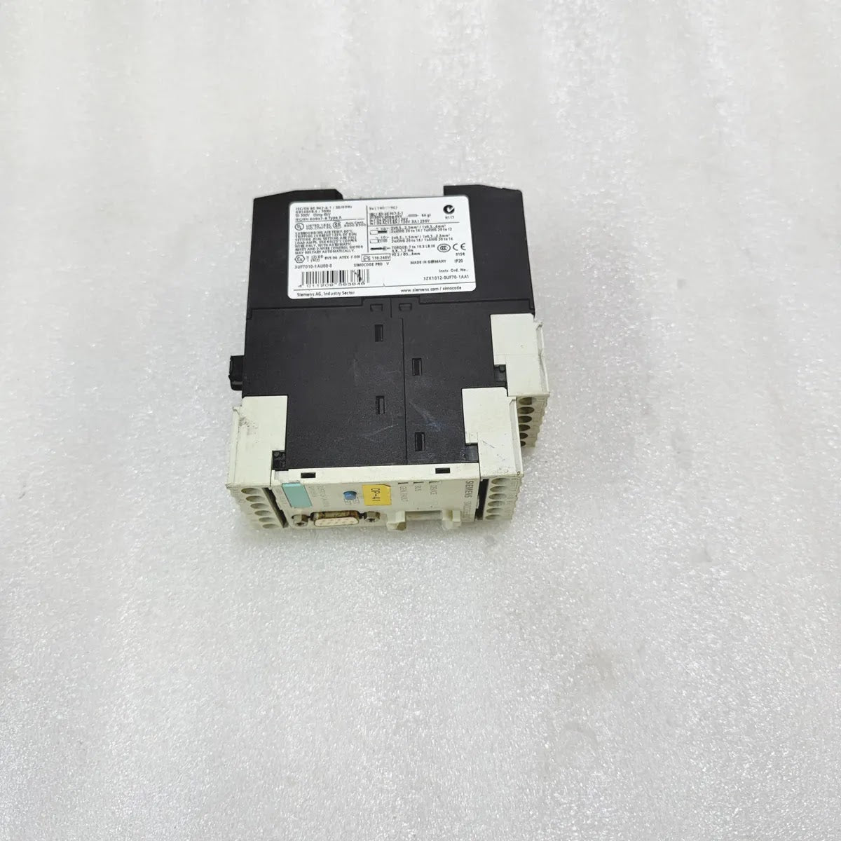 SIEMENS 3UF7010-1AU00-0 SIMOCODE PRO V Motor Management Unit with PROFIBUS DP In