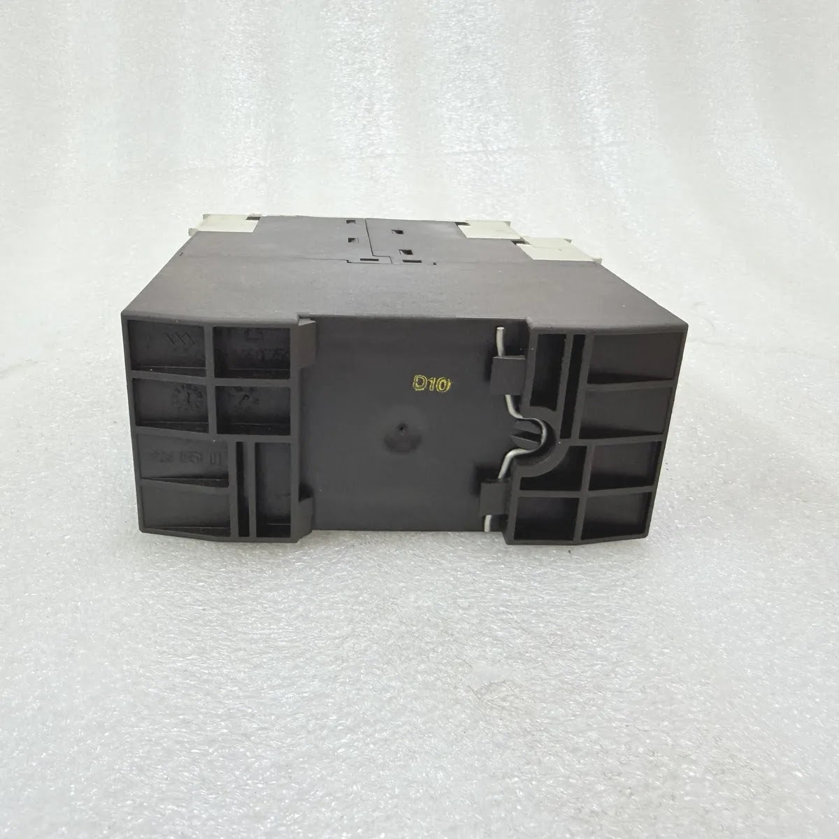 SIEMENS 3UF7010-1AU00-0 SIMOCODE PRO V Motor Management Unit with PROFIBUS DP In