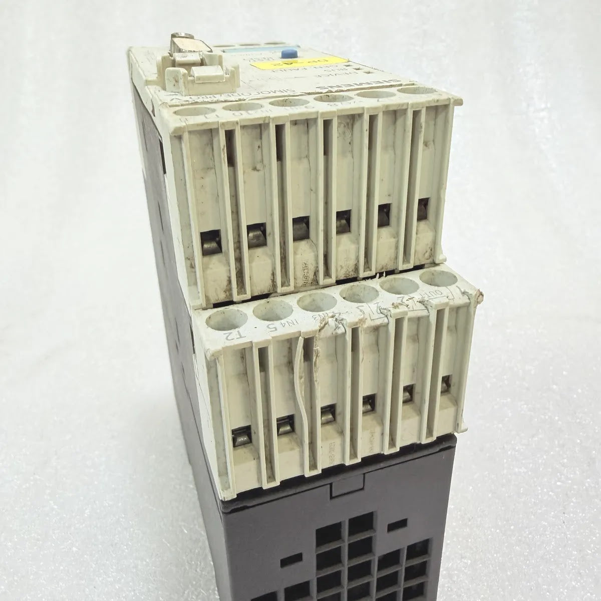 SIEMENS 3UF7010-1AU00-0 SIMOCODE PRO V Motor Management Unit with PROFIBUS DP In