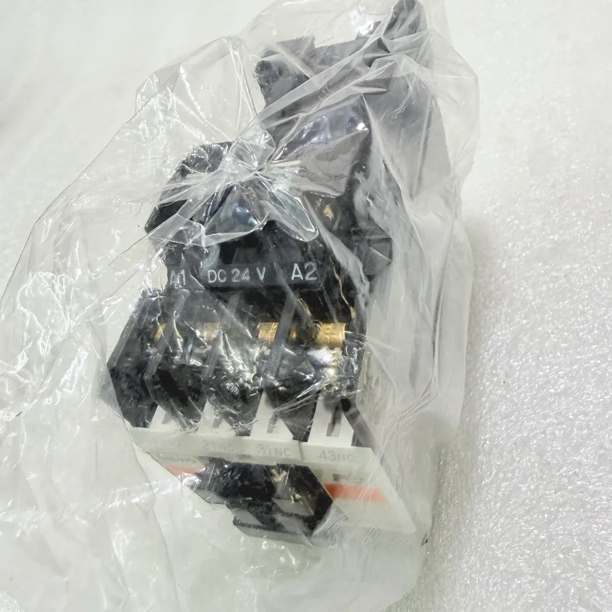 Fuji Electric SH-4/G SH04AG Auxiliary Contactor DC 24V 10A
