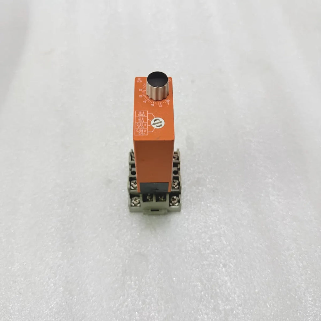 Syrelec TAR 24V Timing Relay 2200VA 250V 10A Izumi SR3P-05U