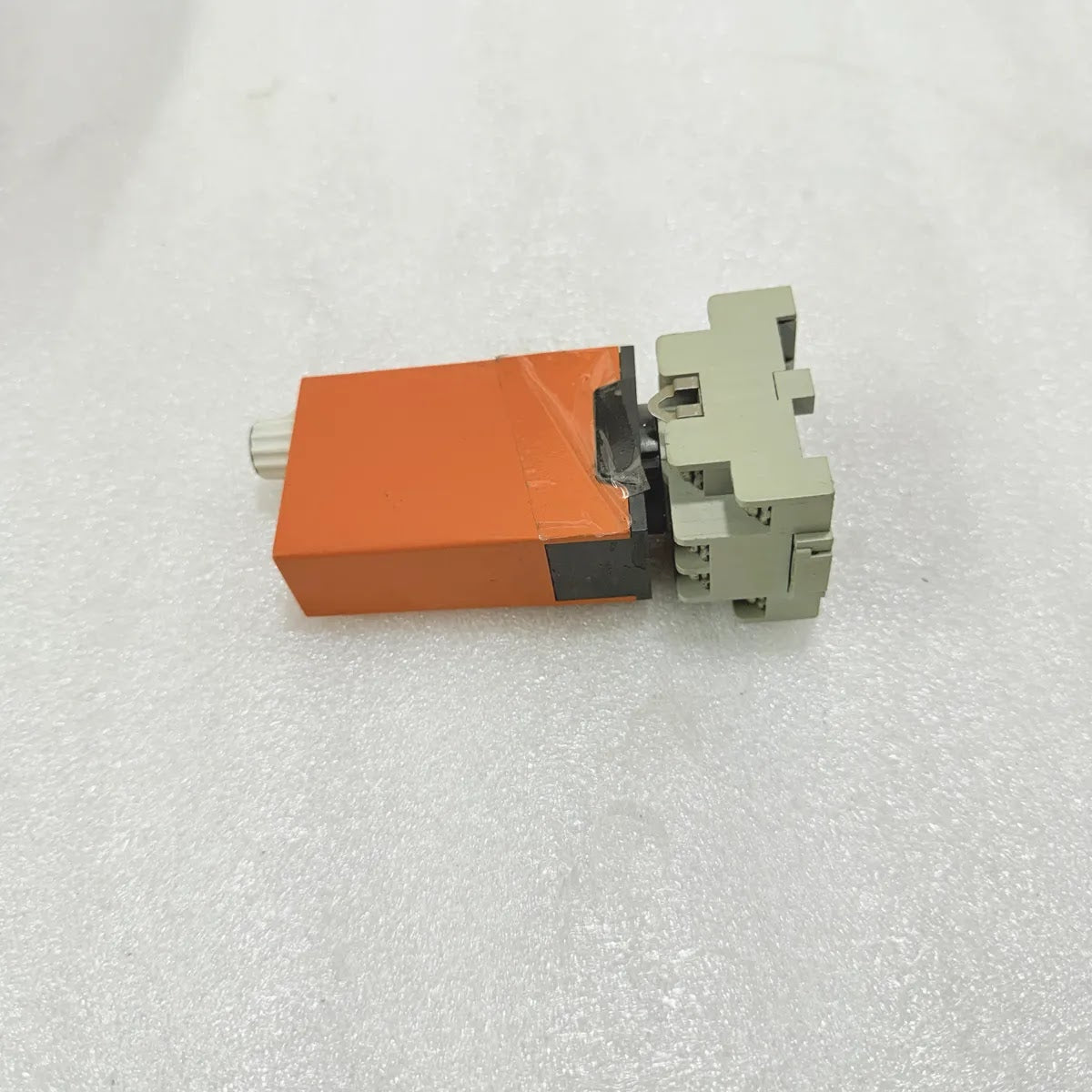 Syrelec TAR 24V Timing Relay 2200VA 250V 10A Izumi SR3P-05U