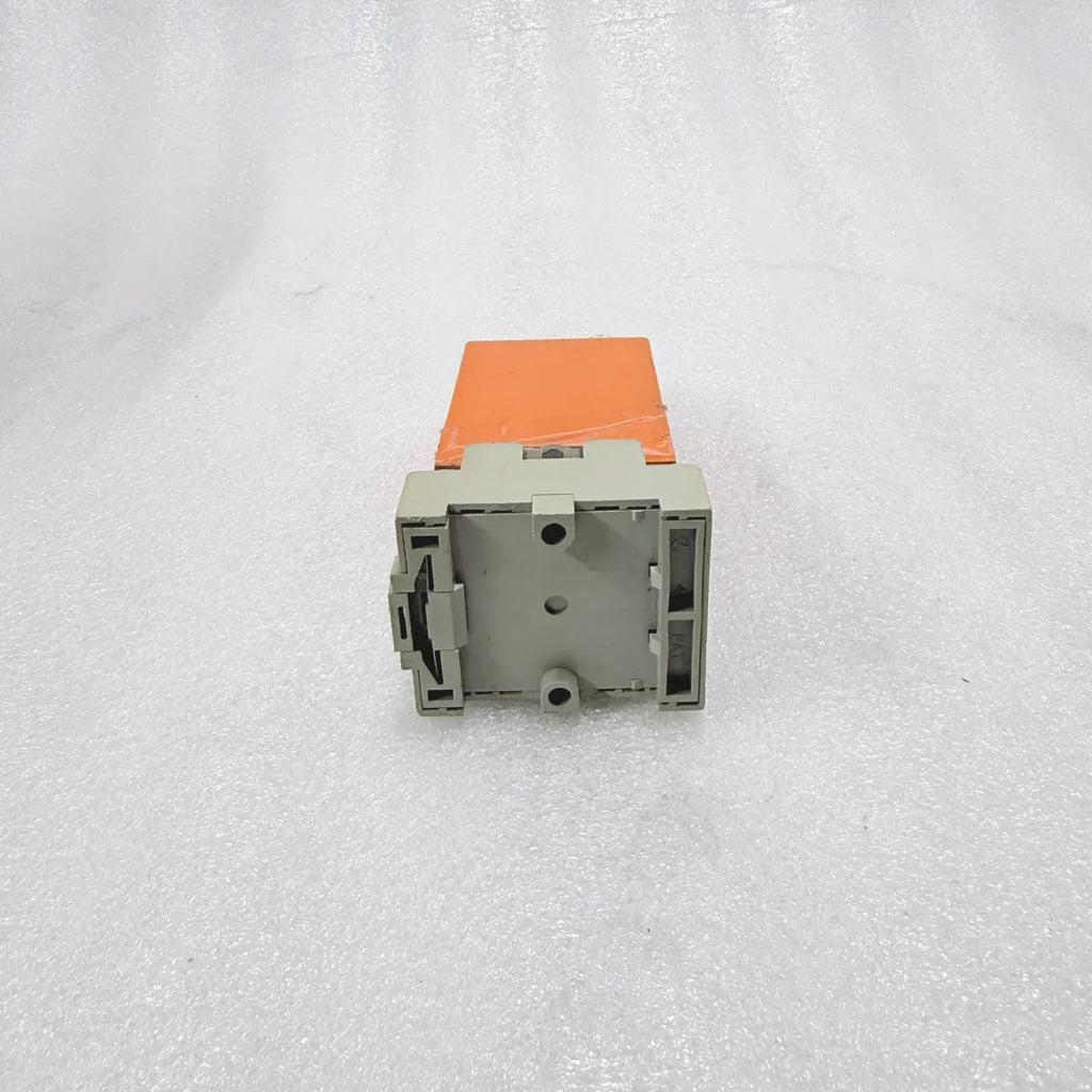 Syrelec TAR 24V Timing Relay 2200VA 250V 10A Izumi SR3P-05U