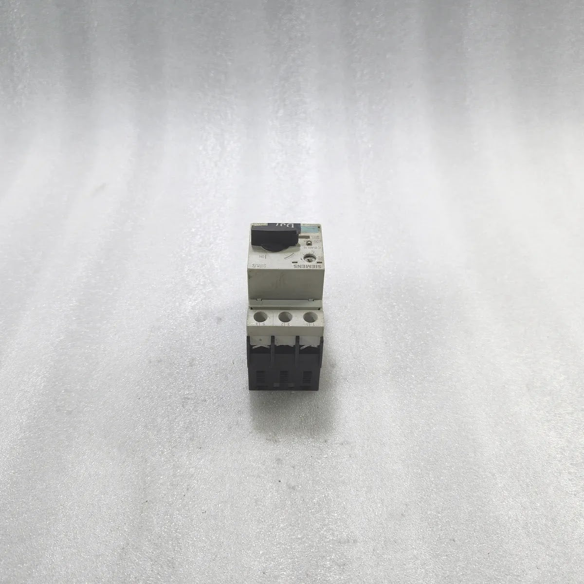 SIEMENS 3RV1021-4AA10 SIRIUS MOTOR CIRCUIT BREAKER 11-16A 3-POLE CLASS 10 690V
