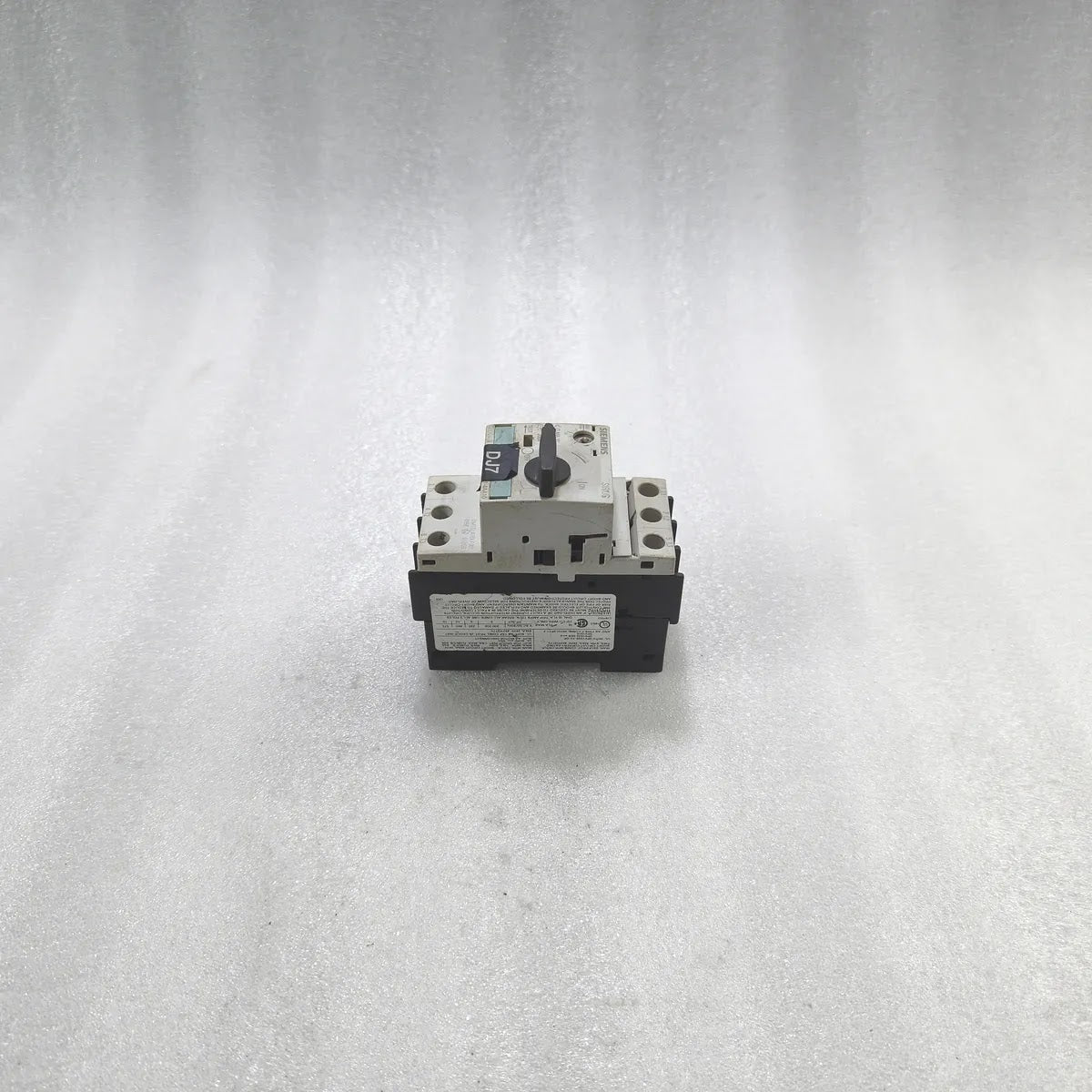 SIEMENS 3RV1021-4AA10 SIRIUS MOTOR CIRCUIT BREAKER 11-16A 3-POLE CLASS 10 690V