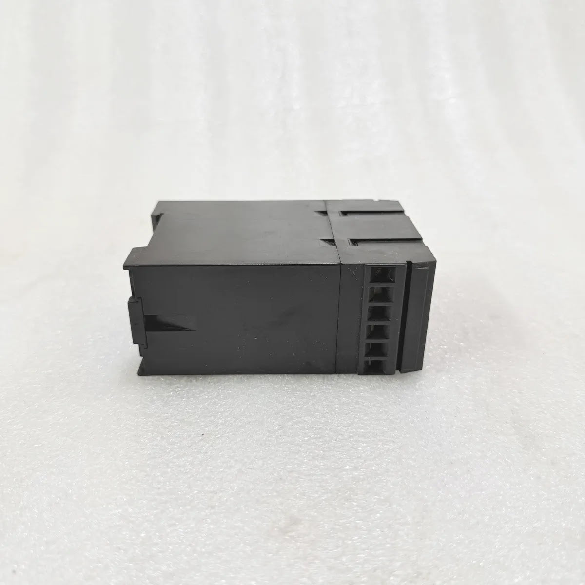 Kuhnke F1570 Frequency Monitoring Relay 6A 250V Pre-Owned