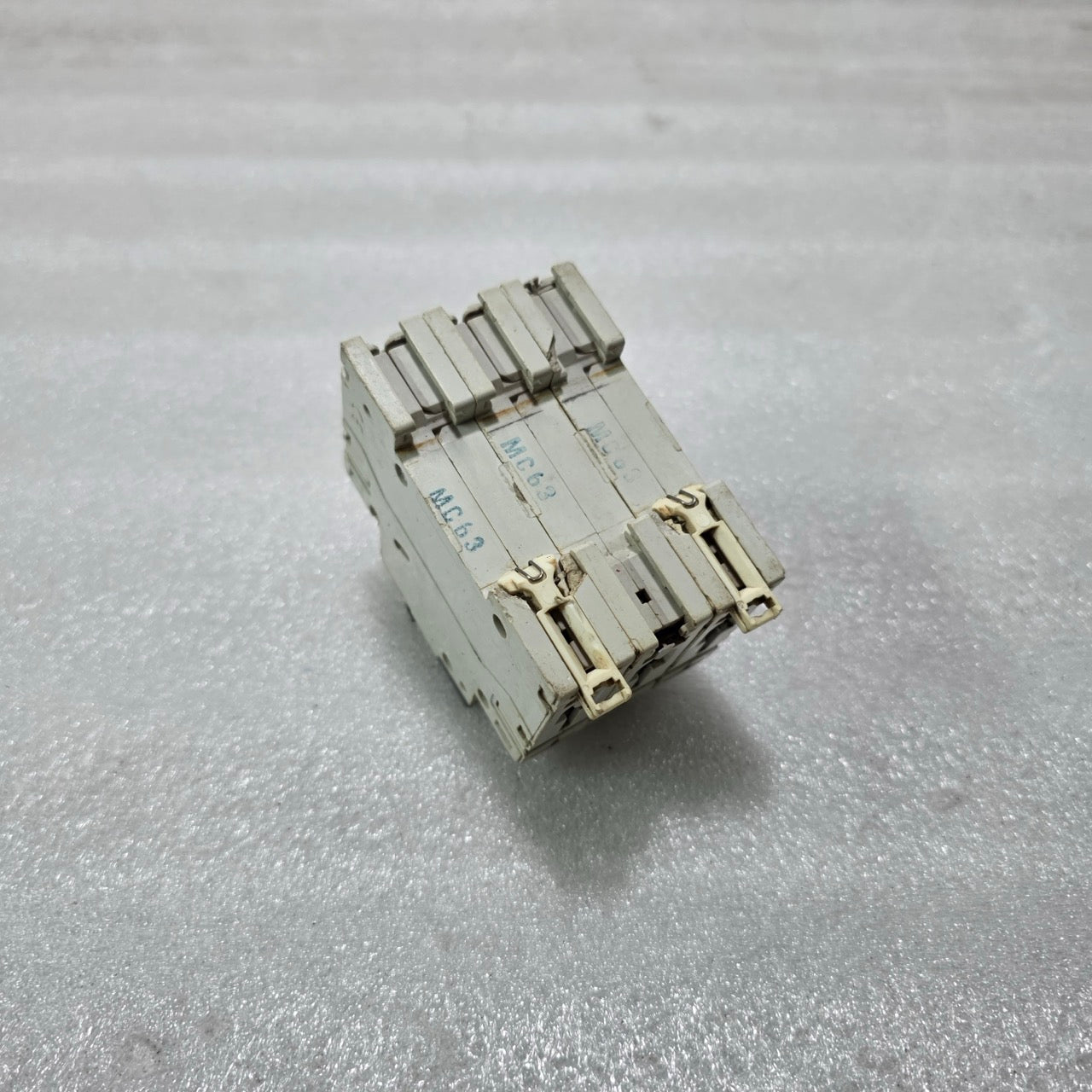 LEGRAND 603291 3P 63A TYPE C 415V 10KA MCB MINIATURE CIRCUIT BREAKER