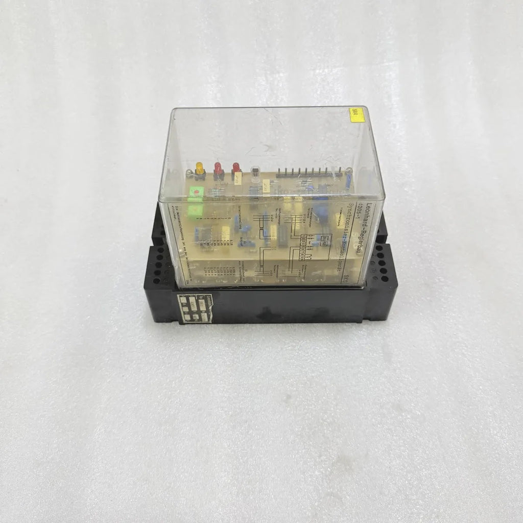 Leonhard-Regelbau Typ SKG Synchronizing Relay 400V 50Hz Plug-In Pre-Owned