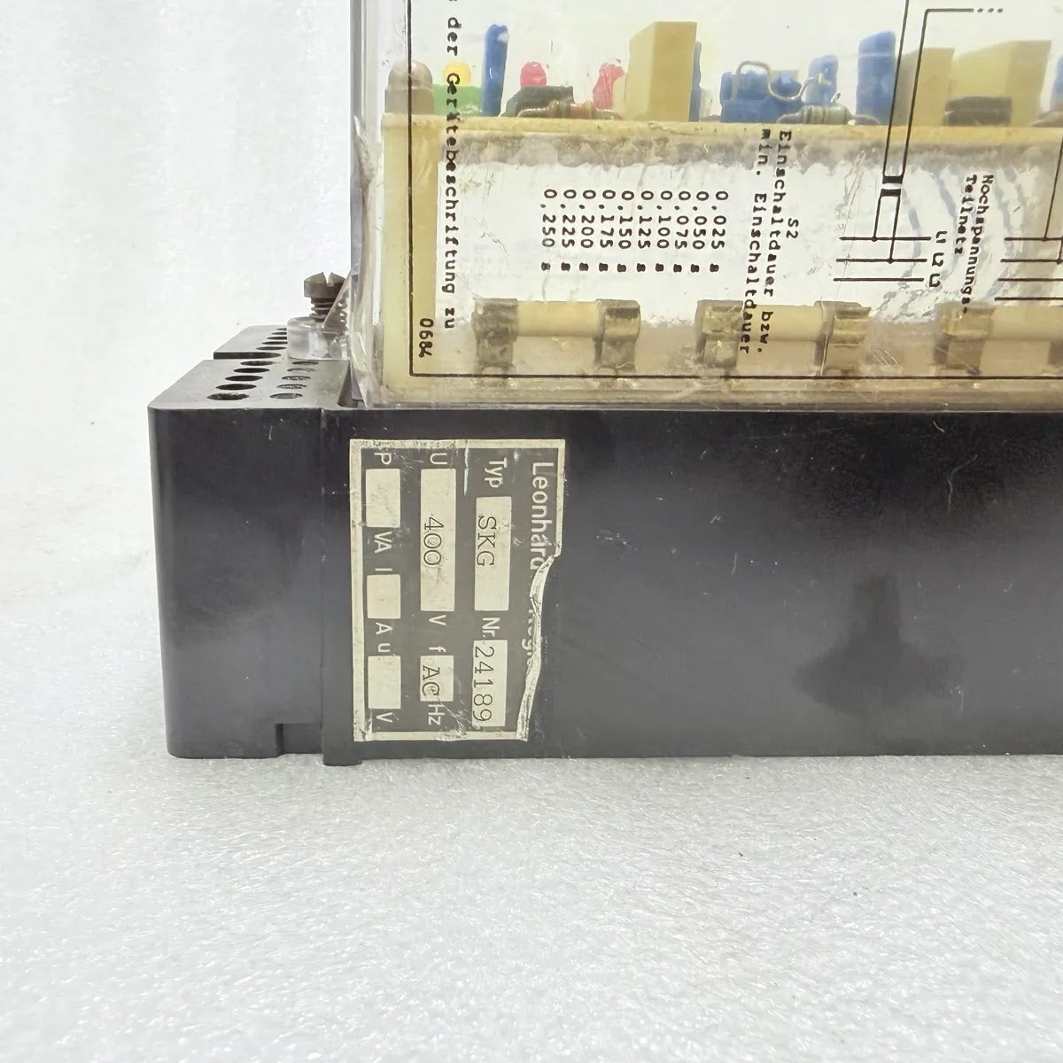 Leonhard-Regelbau Typ SKG Synchronizing Relay 400V 50Hz Plug-In Pre-Owned