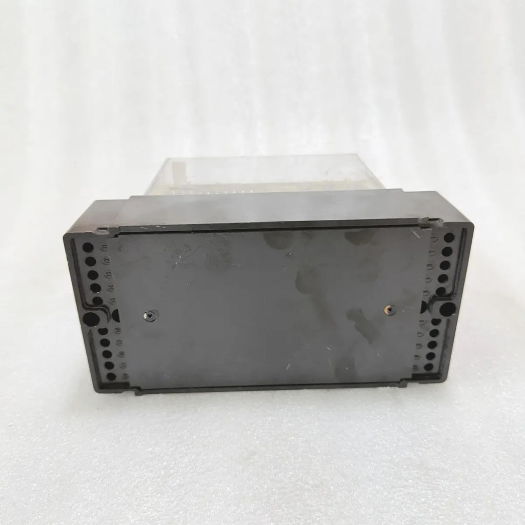 Leonhard-Regelbau Typ SKG Synchronizing Relay 400V 50Hz Plug-In Pre-Owned