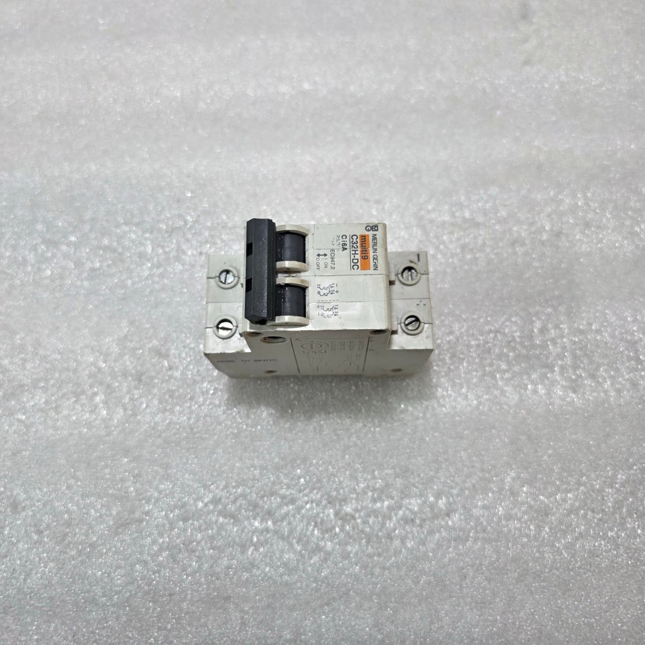 MERLIN GERIN MULTI9 C32H-DC 2P 16A CURVE C 250V DC MCB CIRCUIT BREAKER