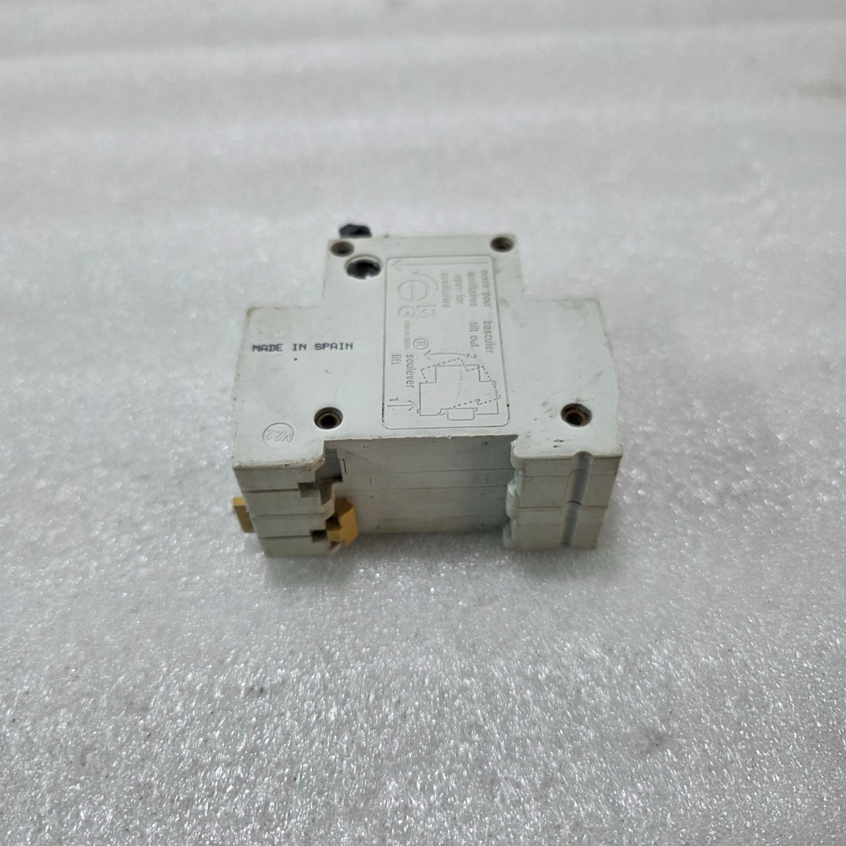 MERLIN GERIN MULTI9 C32H-DC 2P 16A CURVE C 250V DC MCB CIRCUIT BREAKER