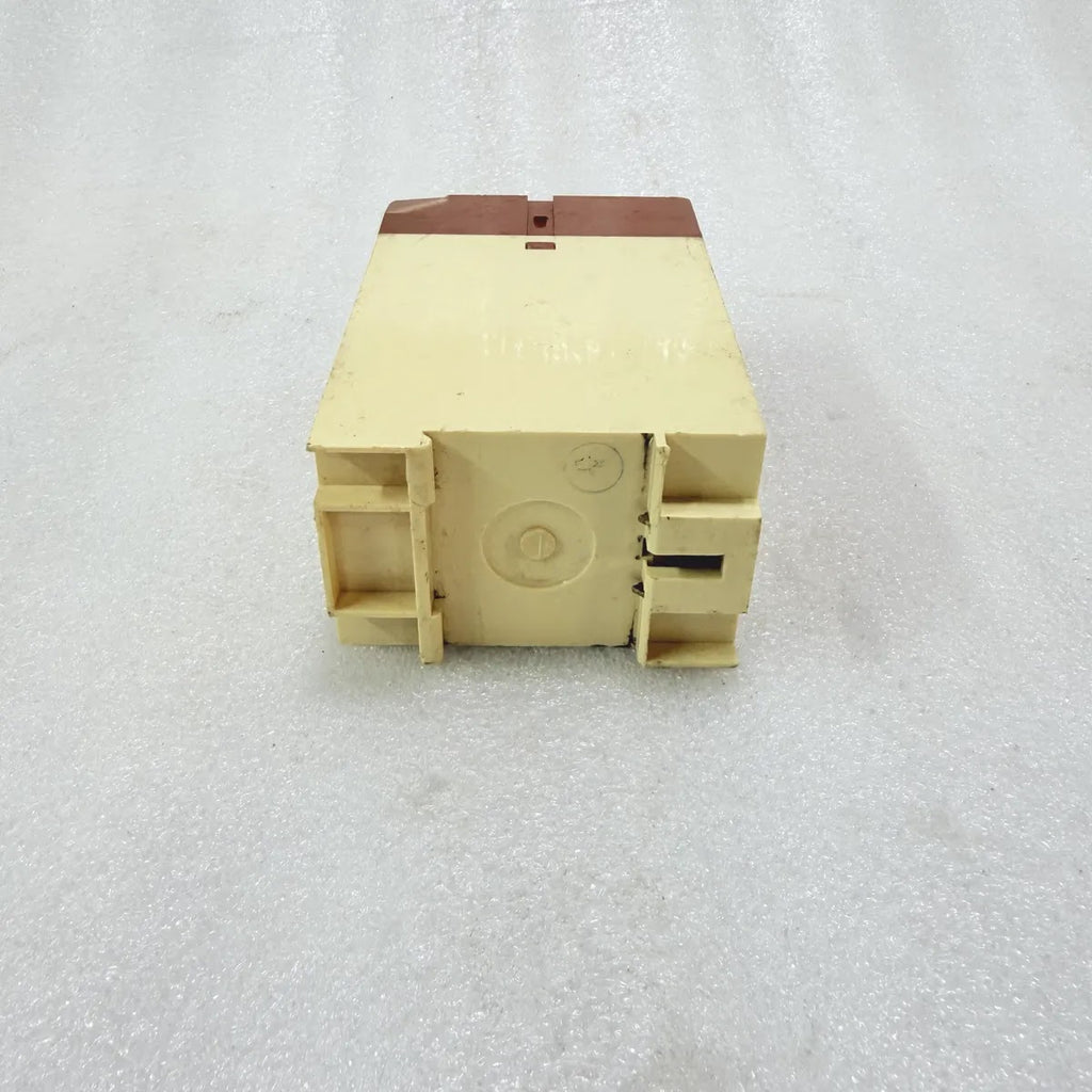Metzenauer Jung TR-VZE Multifunction Timer Relay Pre-Owned