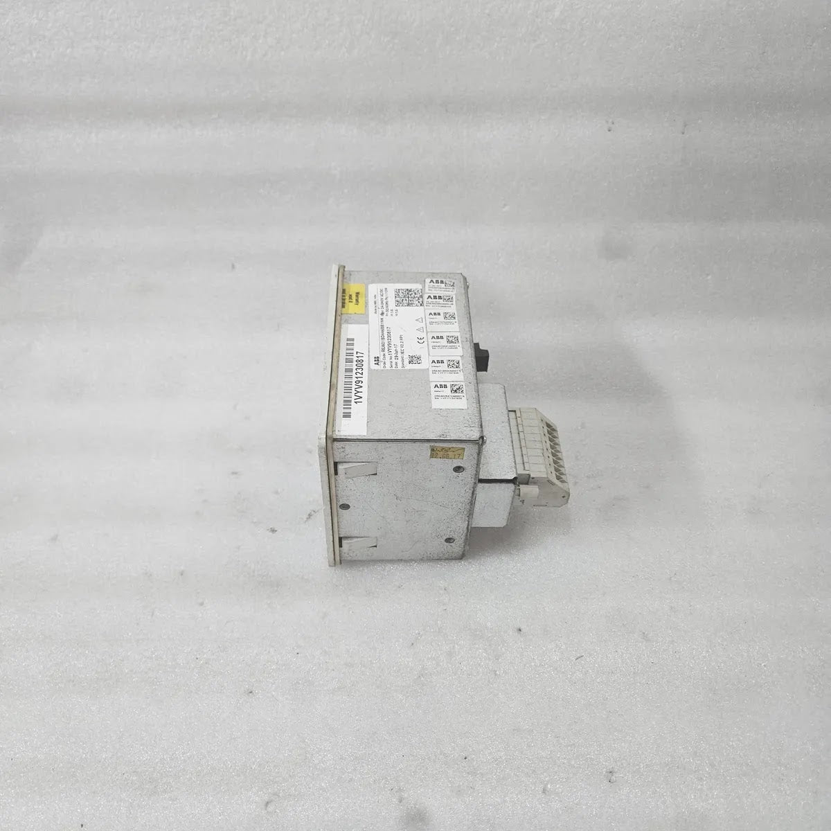 ABB REJ601 BD446BB1NH Feeder Protection Relay 24-240V AC/DC 1A IEC