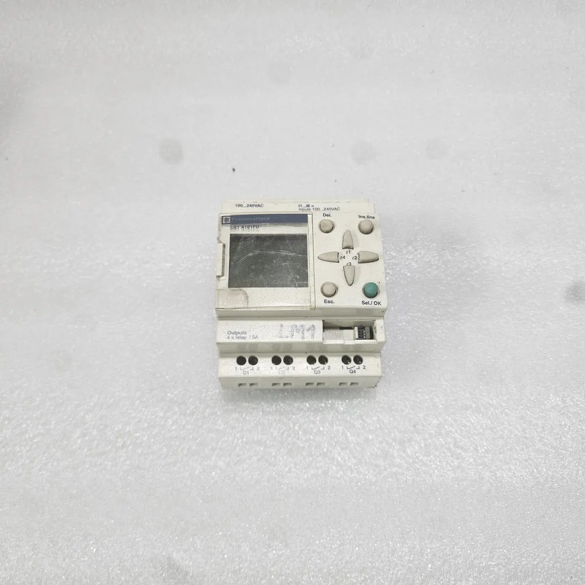 S ELECTRIC SR1 A101FU Zelio Smart Relay 100-240VAC 8A BODY BROKEN WORKING