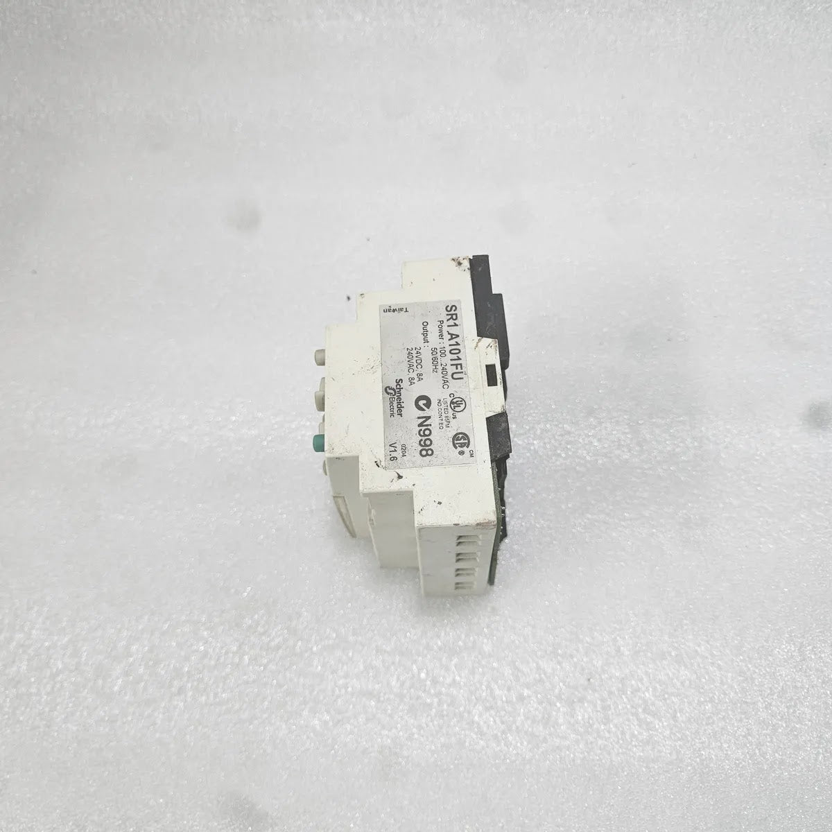S ELECTRIC SR1 A101FU Zelio Smart Relay 100-240VAC 8A BODY BROKEN WORKING