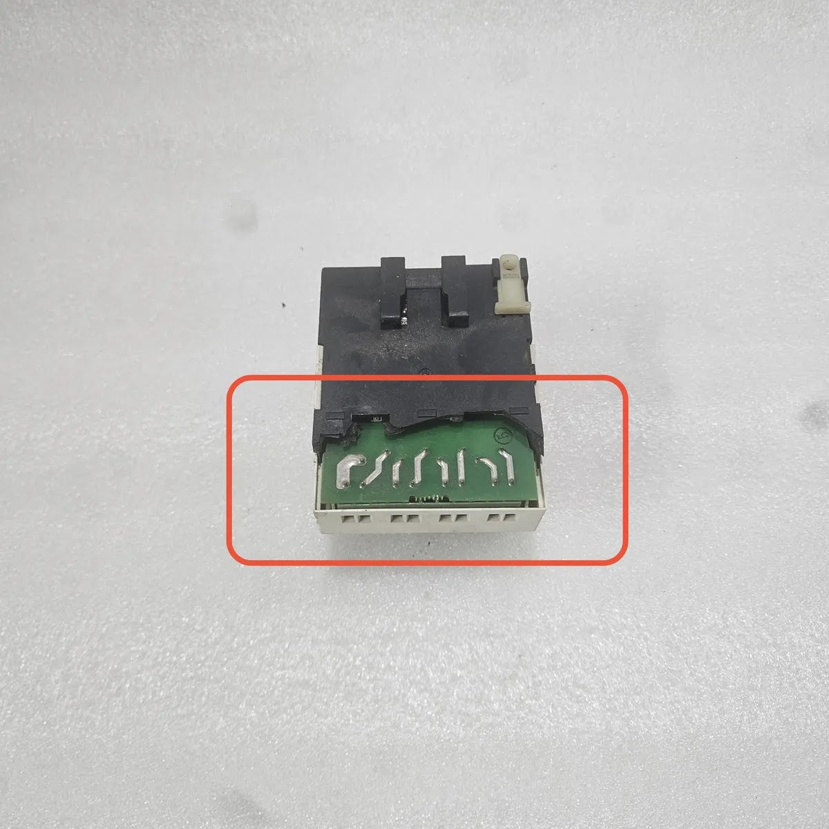 S ELECTRIC SR1 A101FU Zelio Smart Relay 100-240VAC 8A BODY BROKEN WORKING