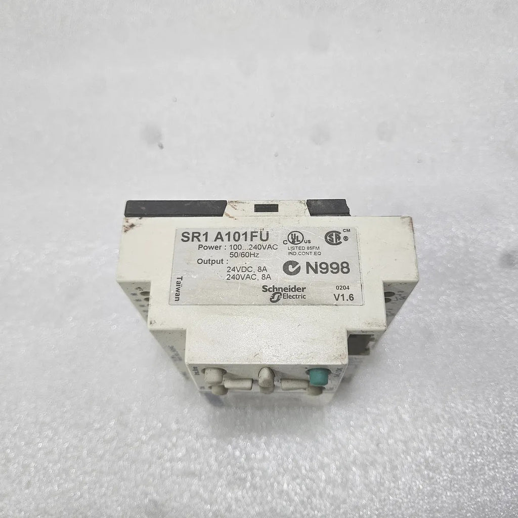 S ELECTRIC SR1 A101FU Zelio Smart Relay 100-240VAC 8A BODY BROKEN WORKING