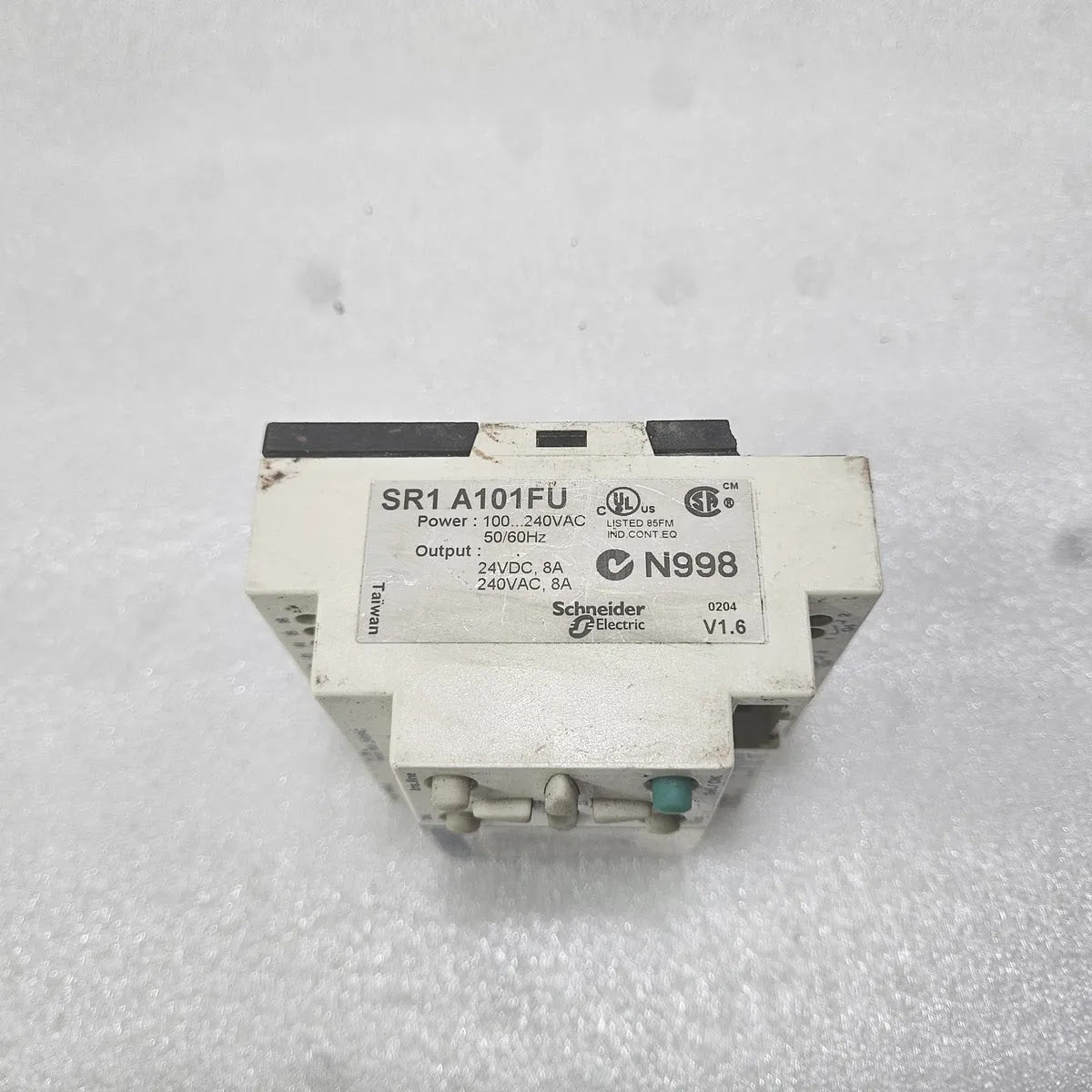 S ELECTRIC SR1 A101FU Zelio Smart Relay 100-240VAC 8A BODY BROKEN WORKING