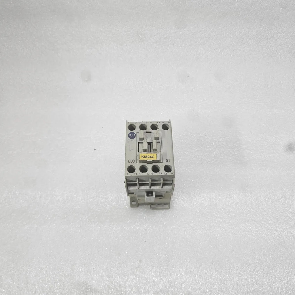 Allen-Bradley C09 Contactor 3P AC-1 32A 600V 110V Coil