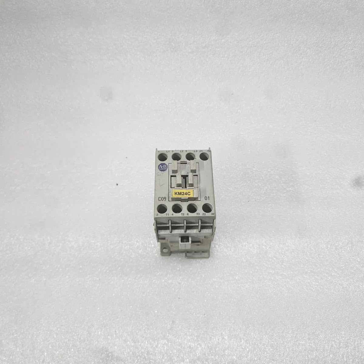 Allen-Bradley C09 Contactor 3P AC-1 32A 600V 110V Coil