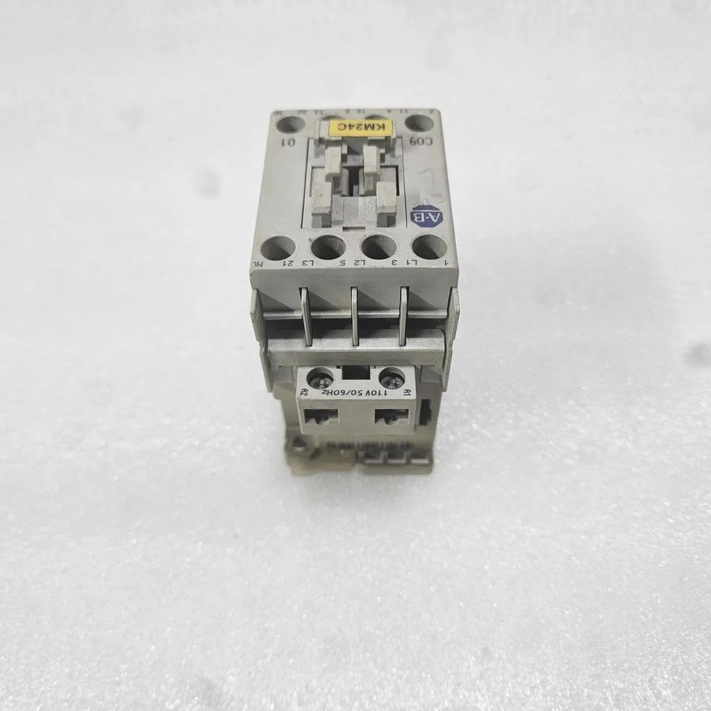 Allen-Bradley C09 Contactor 3P AC-1 32A 600V 110V Coil