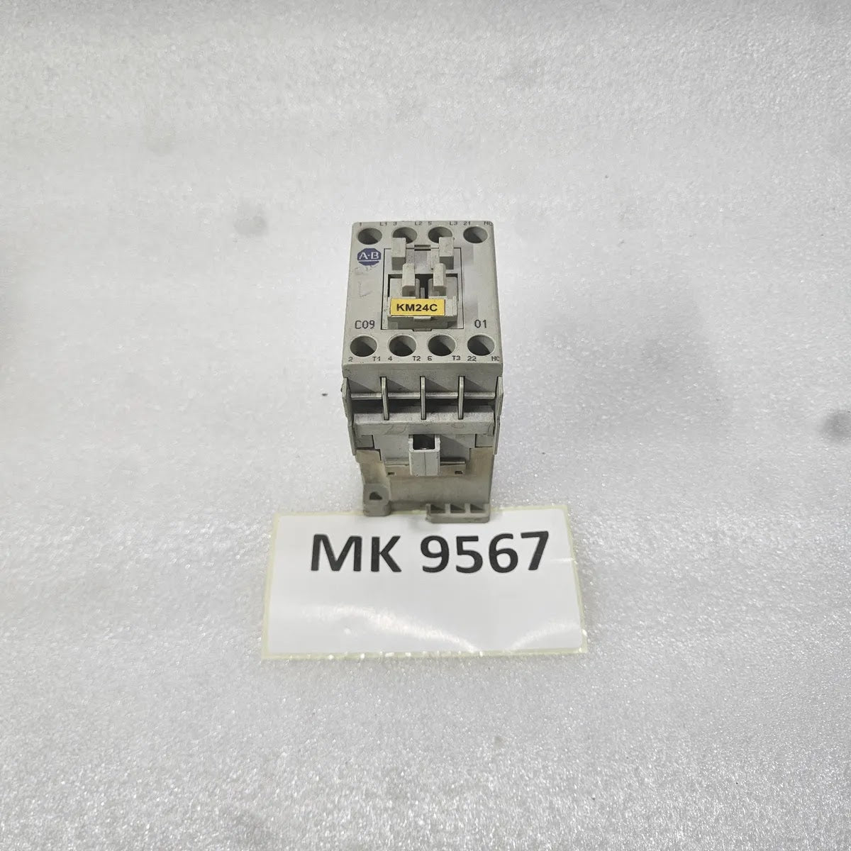 Allen-Bradley C09 Contactor 3P AC-1 32A 600V 110V Coil