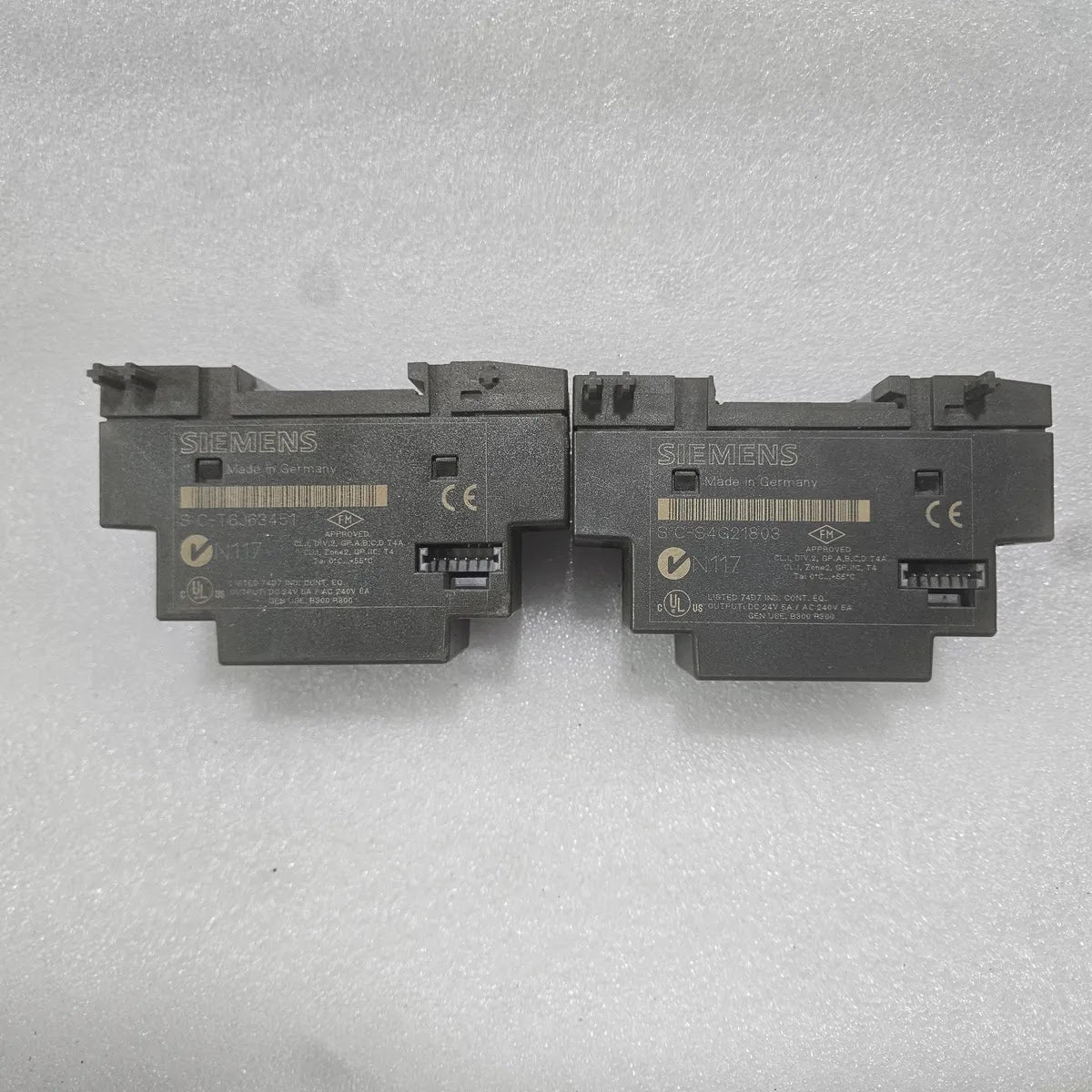 Siemens 6ED1 055-1MB00-0BA1 LOGO! DM8 12/24R Relay Module - FOR PARTS