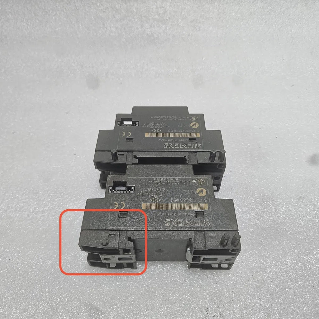 Siemens 6ED1 055-1MB00-0BA1 LOGO! DM8 12/24R Relay Module - FOR PARTS