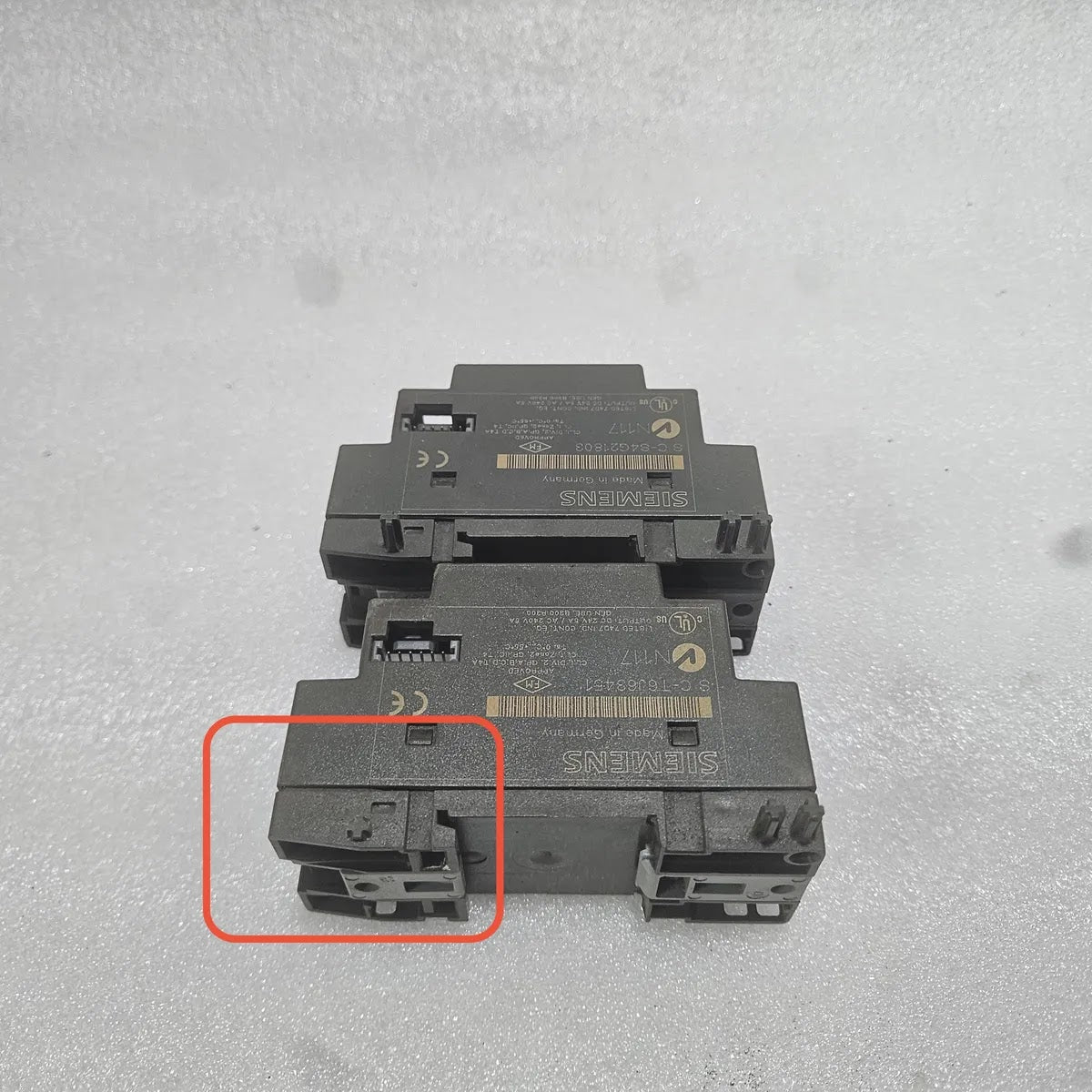 Siemens 6ED1 055-1MB00-0BA1 LOGO! DM8 12/24R Relay Module - FOR PARTS