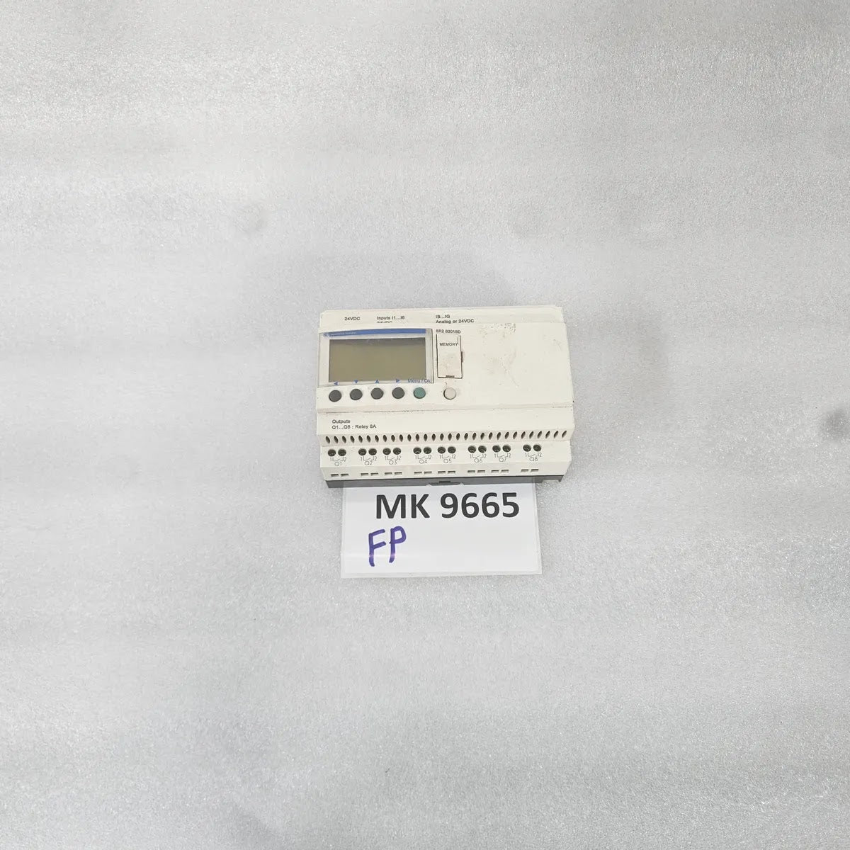 S Electric SR2 B201BD Zelio Logic Smart Relay 24VDC 8A - FOR PARTS