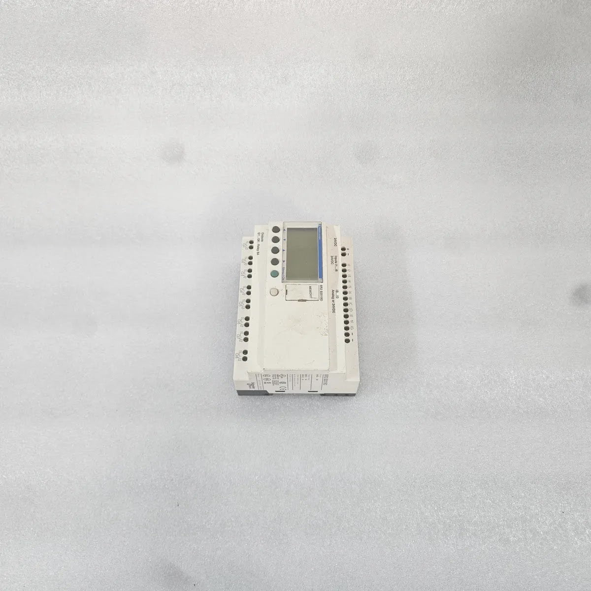 S Electric SR2 B201BD Zelio Logic Smart Relay 24VDC 8A - FOR PARTS