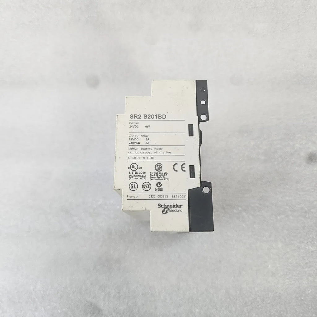 S Electric SR2 B201BD Zelio Logic Smart Relay 24VDC 8A - FOR PARTS