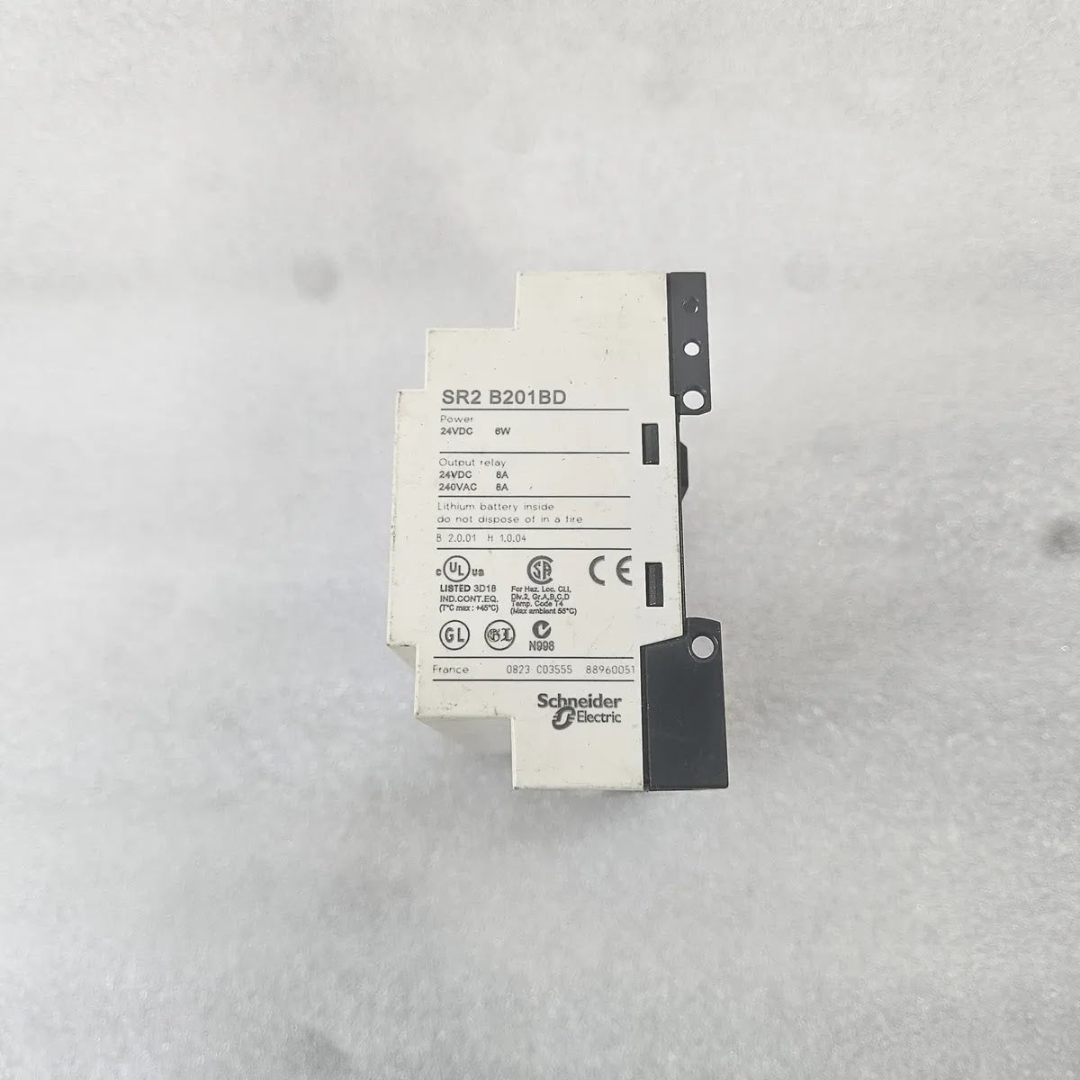 S Electric SR2 B201BD Zelio Logic Smart Relay 24VDC 8A - FOR PARTS