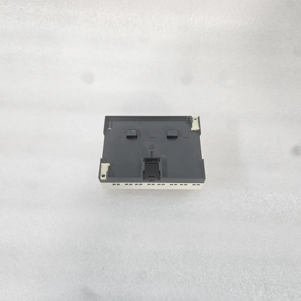 S Electric SR2 B201BD Zelio Logic Smart Relay 24VDC 8A - FOR PARTS