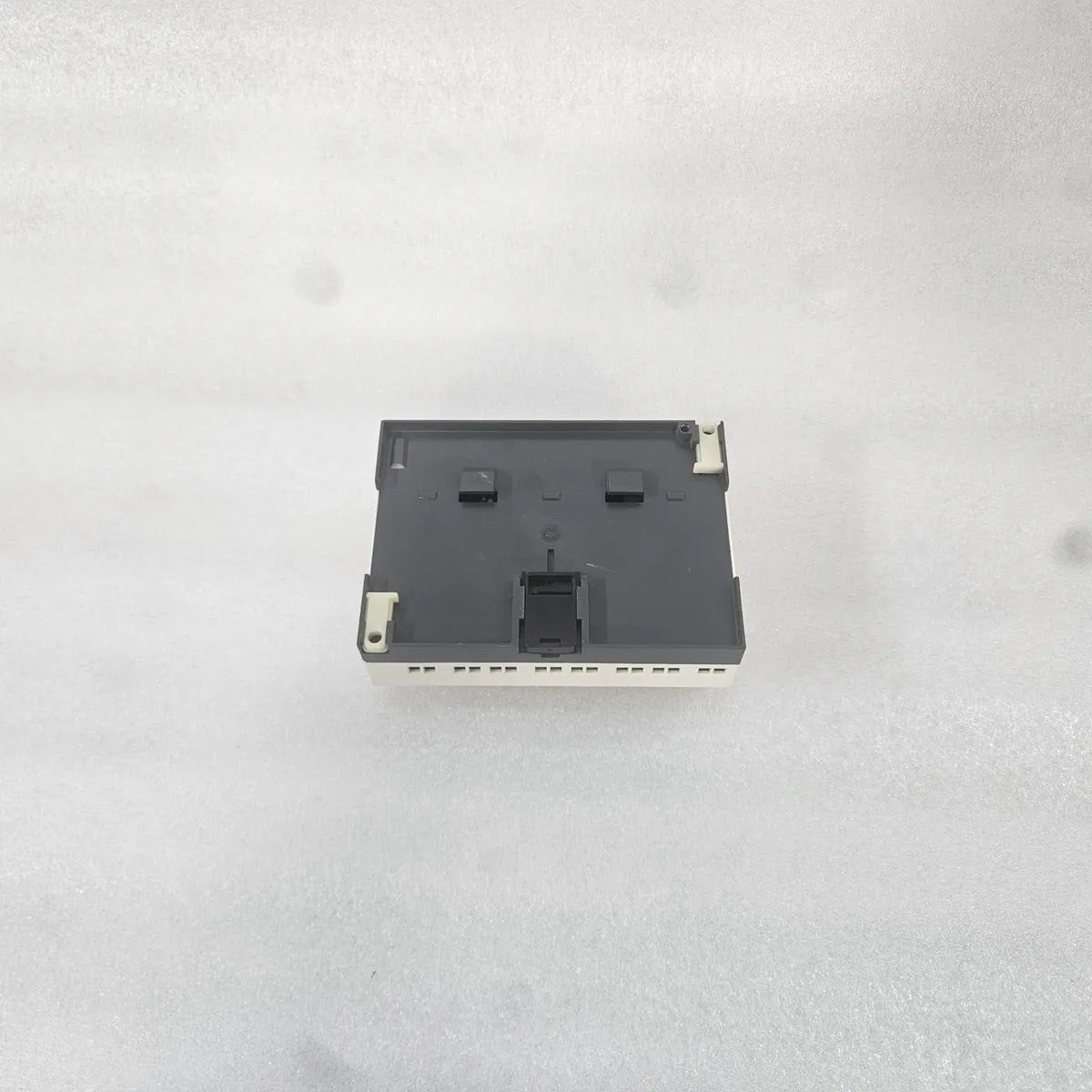 S Electric SR2 B201BD Zelio Logic Smart Relay 24VDC 8A - FOR PARTS