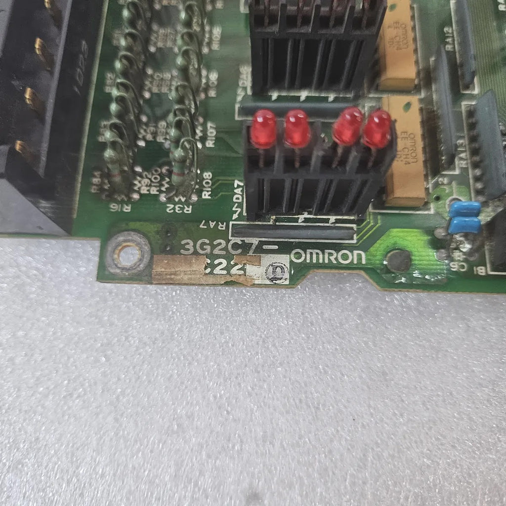Omron 3G2C7-RI222 PLC Relay Output I/O Module Board
