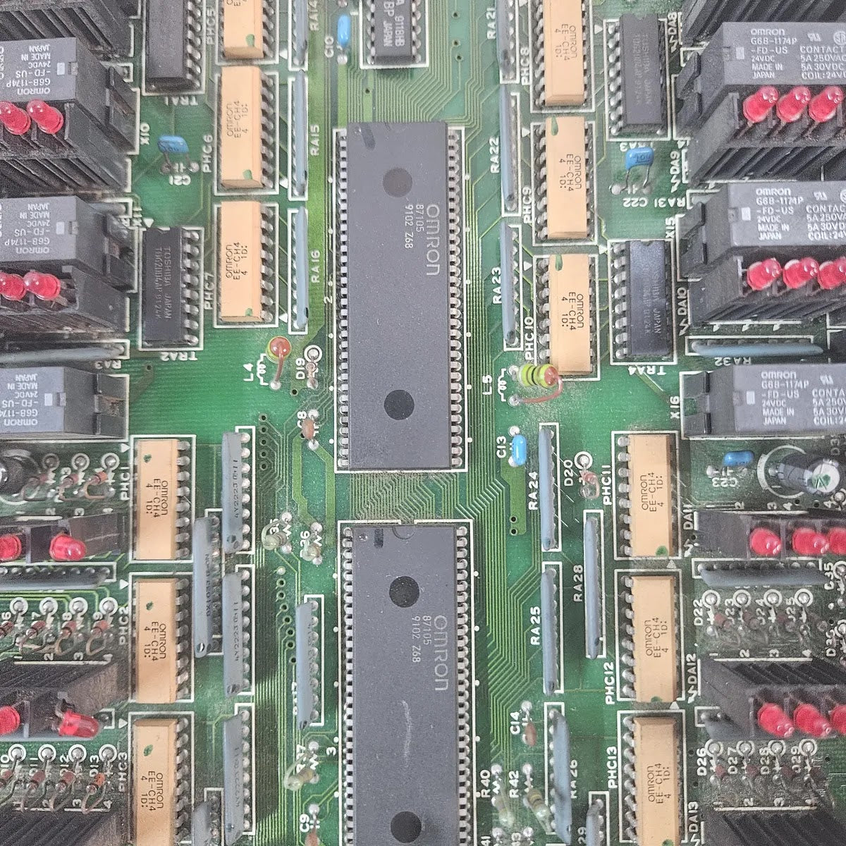 Omron 3G2C7-RI222 PLC Relay Output I/O Module Board