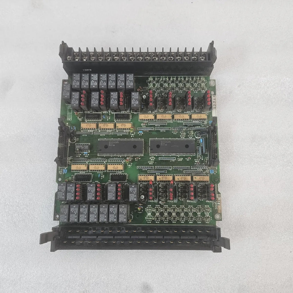 Omron 3G2C7-RI222 PLC Relay Output I/O Module Board