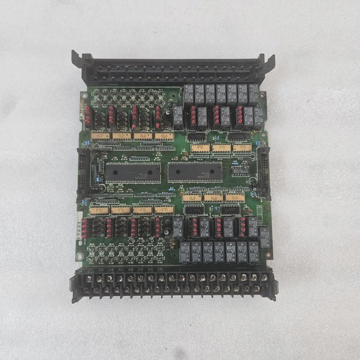 Omron 3G2C7-RI222 PLC Relay Output I/O Module Board
