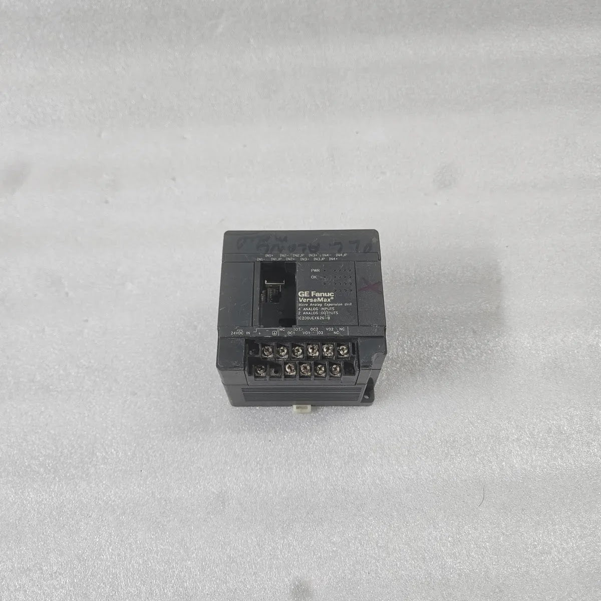 GE Fanuc VersaMax IC200UEX626-B Micro Analog Expansion Unit - FOR PARTS