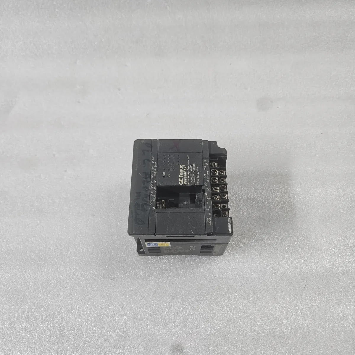 GE Fanuc VersaMax IC200UEX626-B Micro Analog Expansion Unit - FOR PARTS