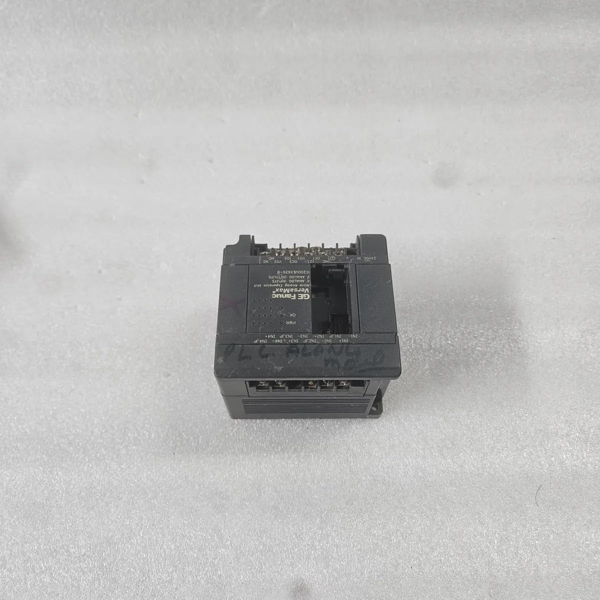 GE Fanuc VersaMax IC200UEX626-B Micro Analog Expansion Unit - FOR PARTS