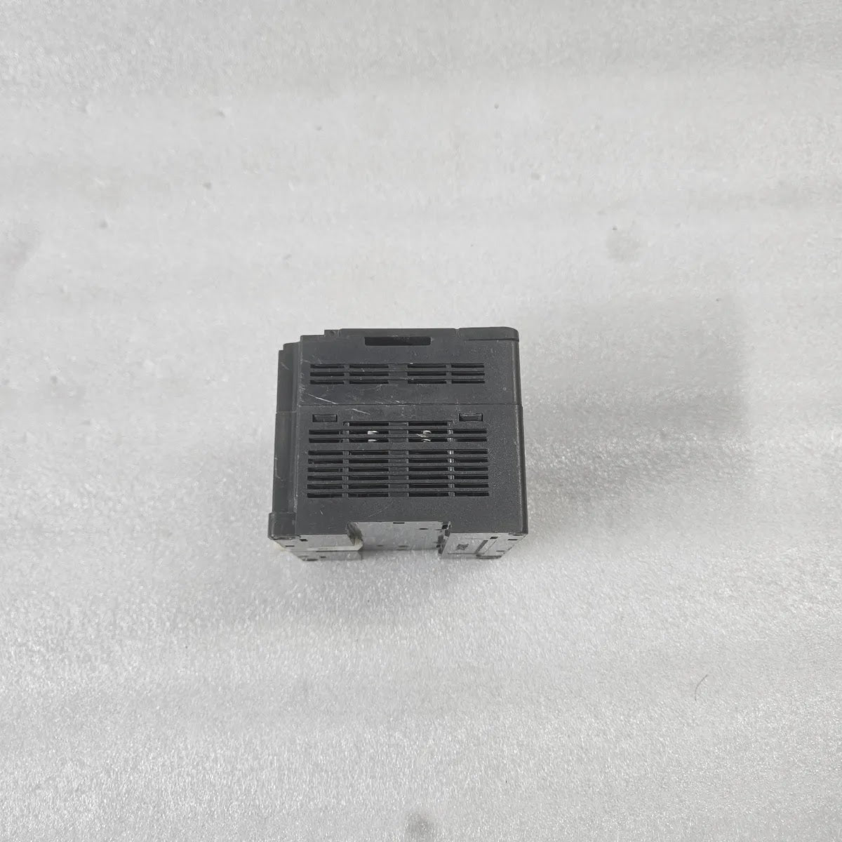 GE Fanuc VersaMax IC200UEX626-B Micro Analog Expansion Unit - FOR PARTS